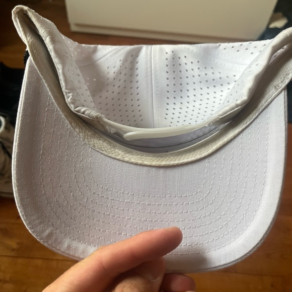 WHITE SIXHATS SNAPBACK - Picture 4 of 5
